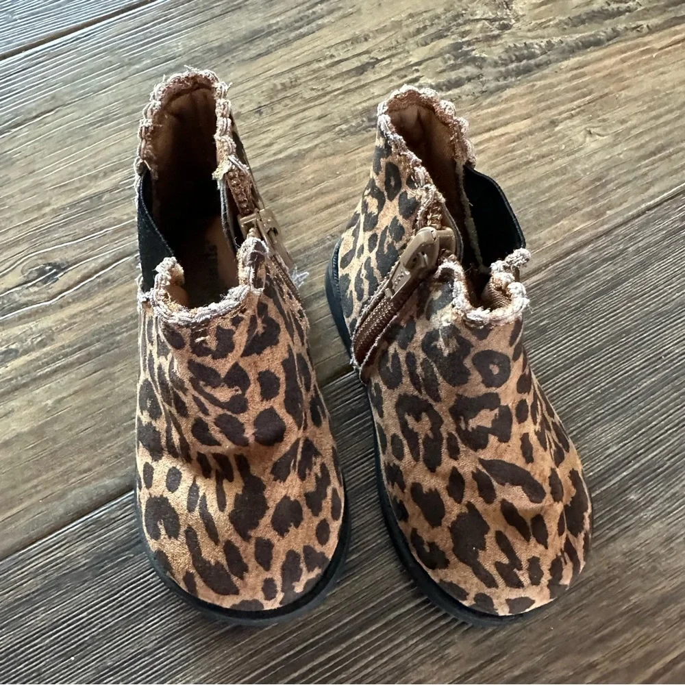 Cheetah leopard toddler girl booties size 4 ankle boots